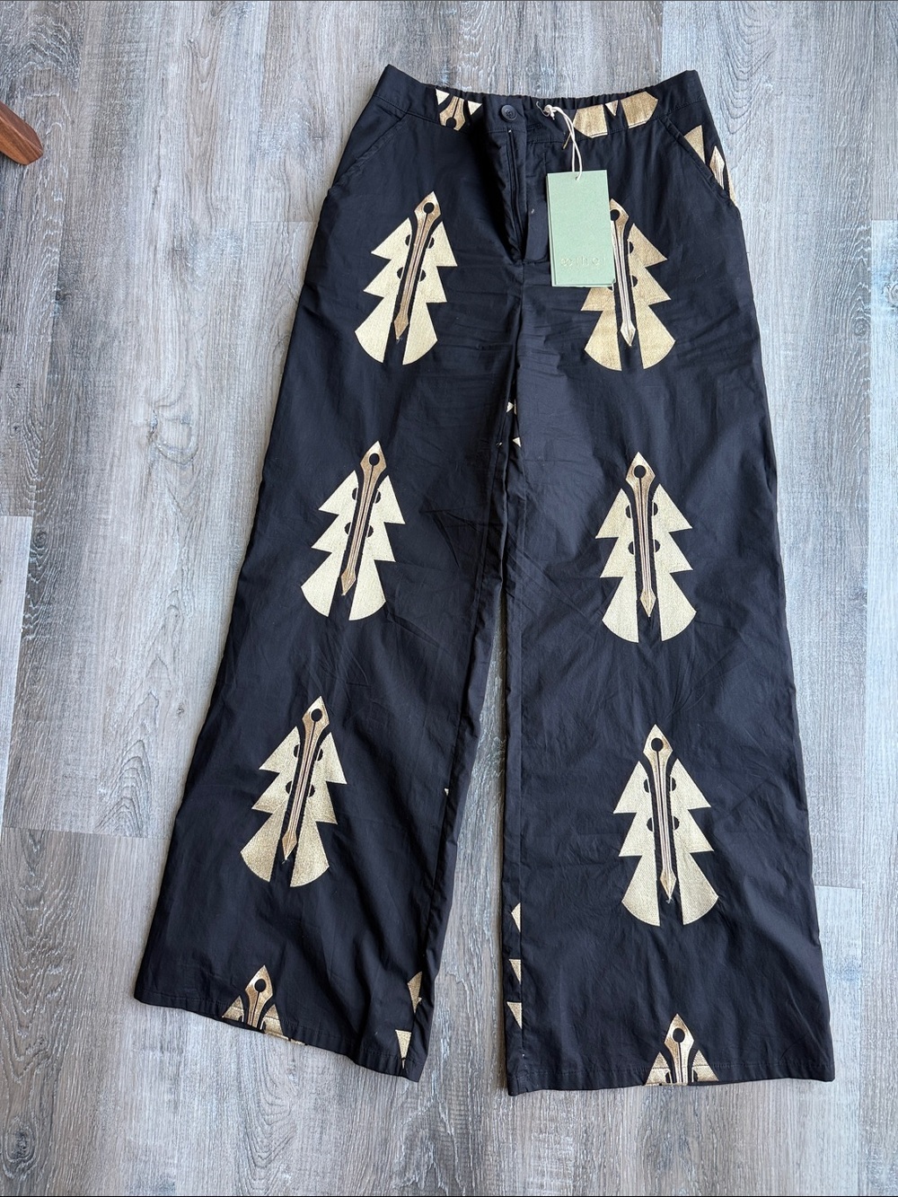 NWT Aether Black Wide Leg Pants with Cream Geometric embroidered Print sz s
